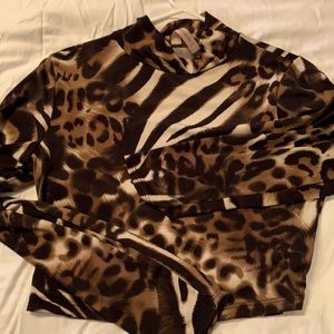 Long sleeve multi pattern top!